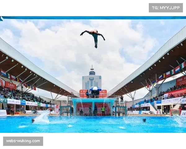 卢森堡选手Lou Jominet女子1500米自由泳17-34.87获第七名