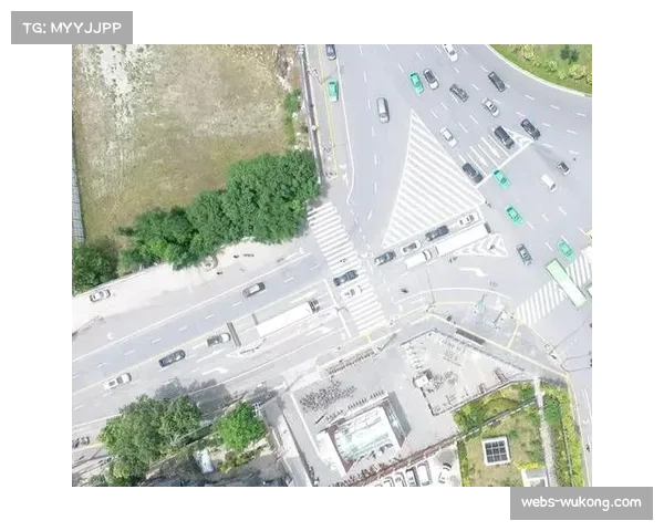 多特蒙德威斯特法伦礼堂演唱会致交通拥堵，比赛推迟15分钟开球